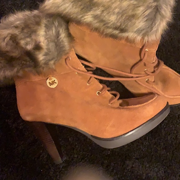 Michael Kors women ankle suede boots - Picture 2 of 4